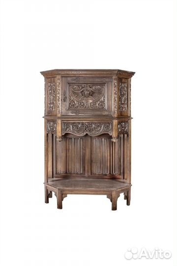 Классический антикварный деревянный бар