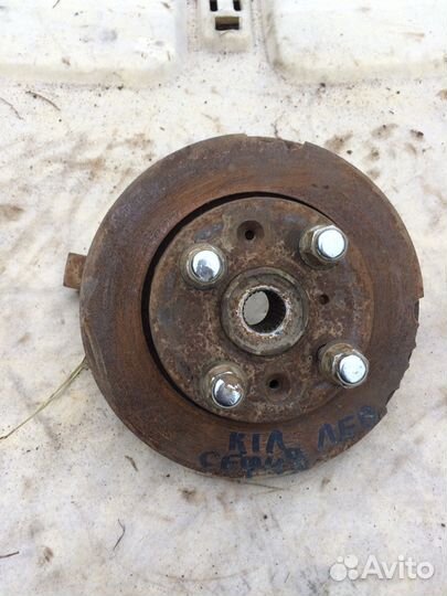 Кулак передний левый kia sephia