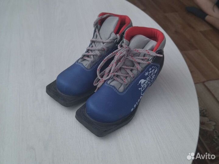 Лыжные ботинки