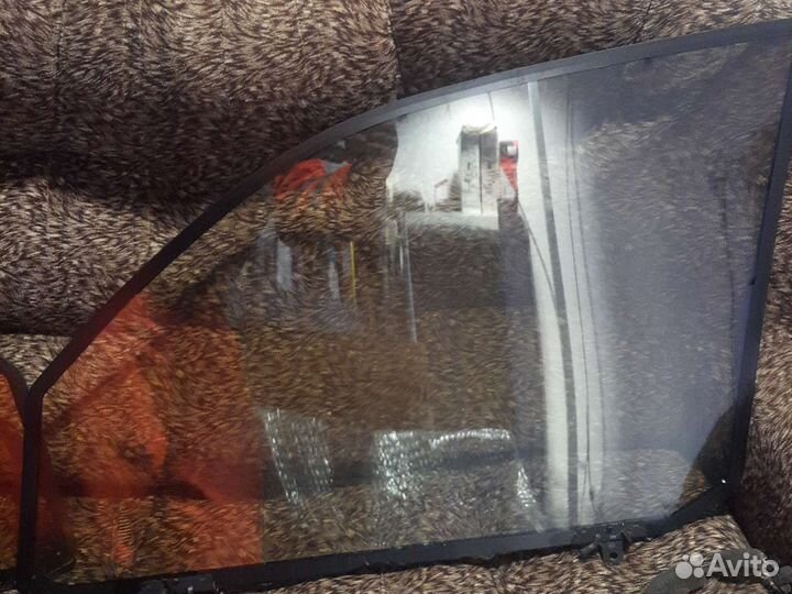 Боковое стекло с регулируемой тонировкой LX-570