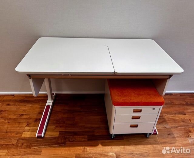 Письменный стол