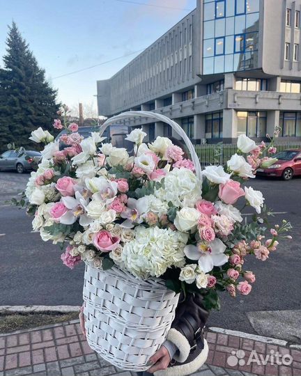 Корзинка с цветами, Премиум