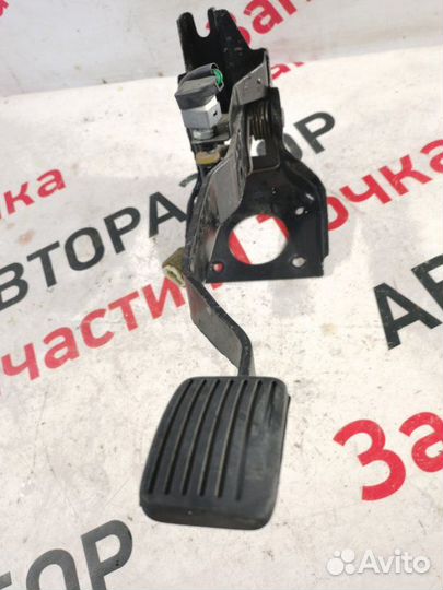 Педаль тормоза Hyundai Accent седан 1.5 G4EC 2007