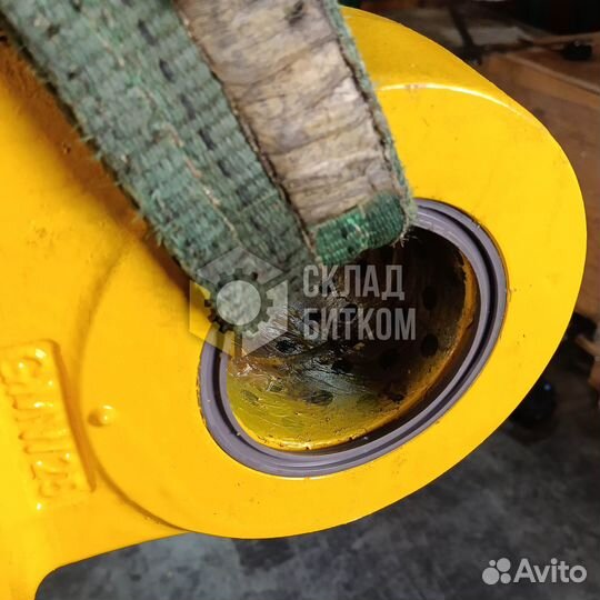 Гидроцилиндр стрелы Komatsu PC230-7