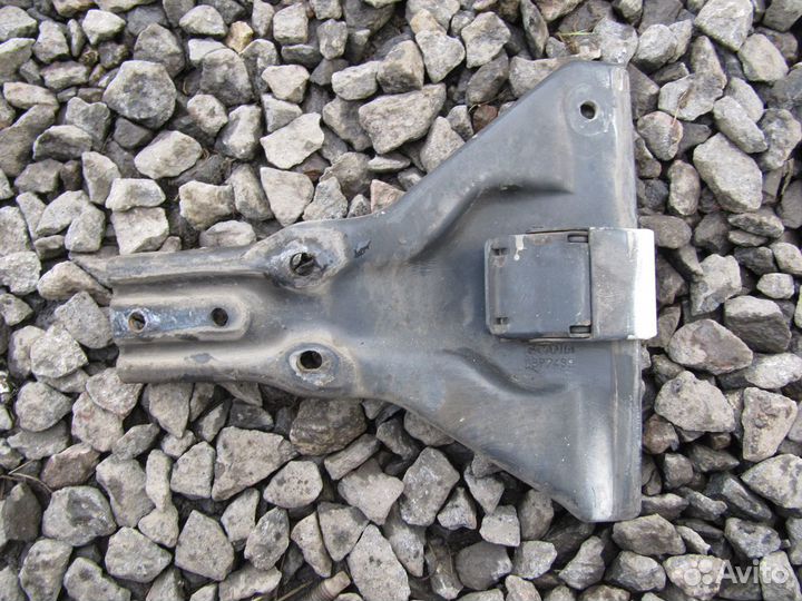 Кронштейн крепления крыла Scania P, G, R series