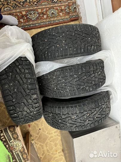 Pirelli Ice Zero 215/55 R16