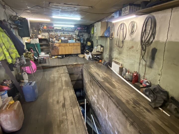 Гараж, > 30 м²