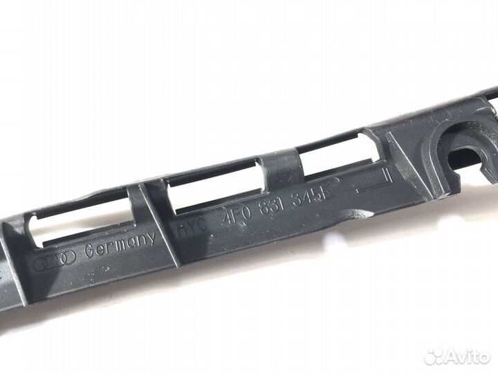 Крепление уплотнителя Audi A6 C6 Avant