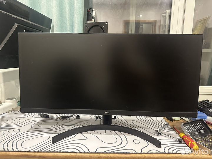 Монитор lg 29WL500