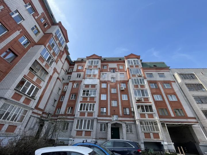 2-к. квартира, 68 м², 1/6 эт.