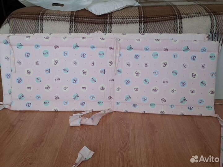 Мягкие бортики в детскую кроватку