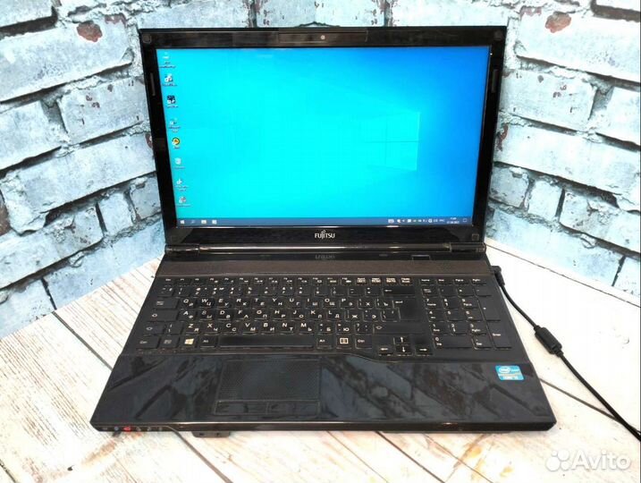 Игровой Fujitsu на i3-3110m/ GT 620M/ RAM 8/ SSD