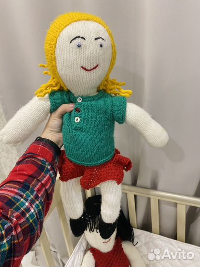 Вязаная кукла большая