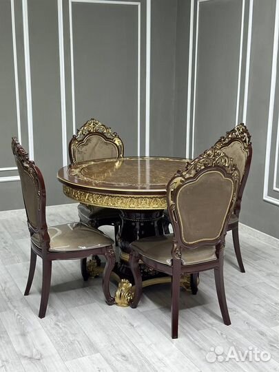 Комплект стол и стулья. В наличии