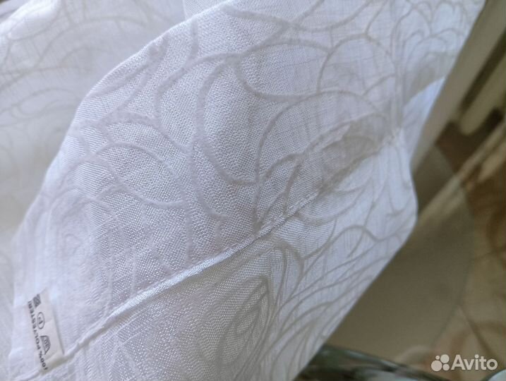 Дорожка на стол новая Розы