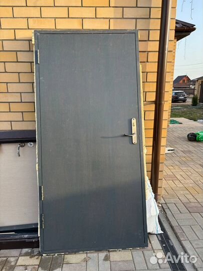 Дверь деревянная массив