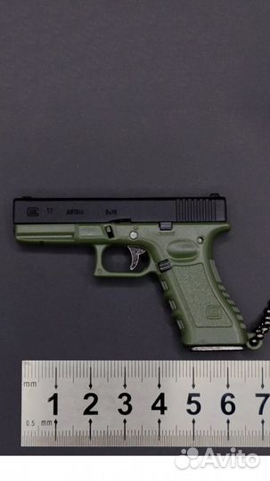 Брелок pubg Glock 17 P18C Green Коллекционный