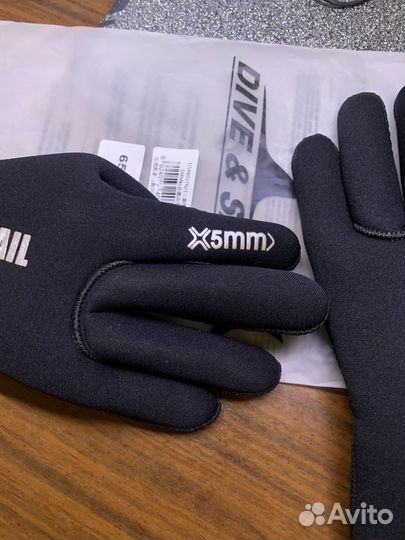 Перчатки для плавания и дайвинга