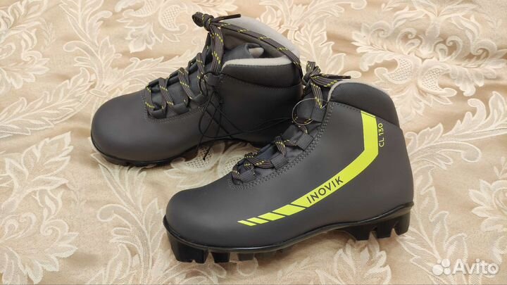 Новые лыжные ботинки 34р NNN