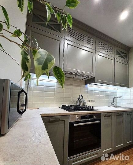 Кухня в потолок