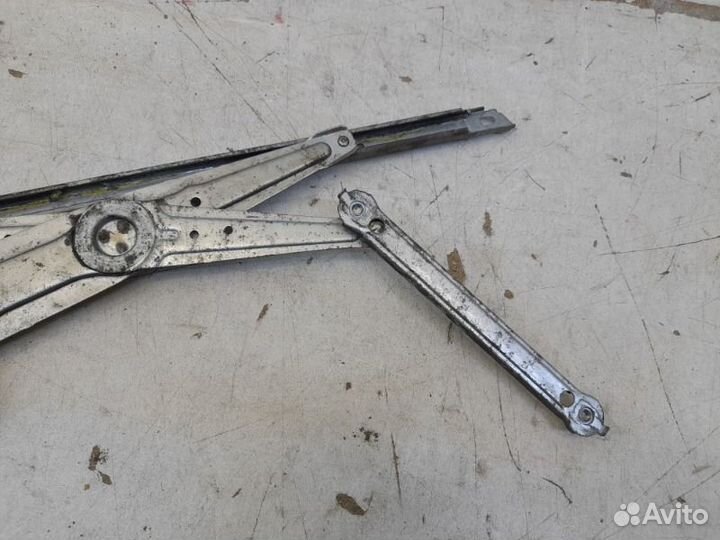 Стеклоподъемный механизм передний левый Toyota