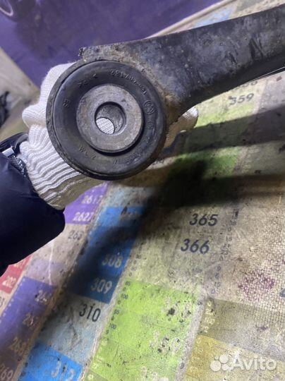 Рычаг передний правый Skoda Octavia a5