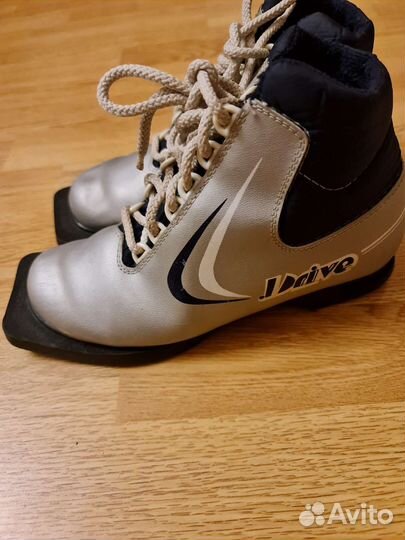 Лыжные ботинки р. 35 Jdrive