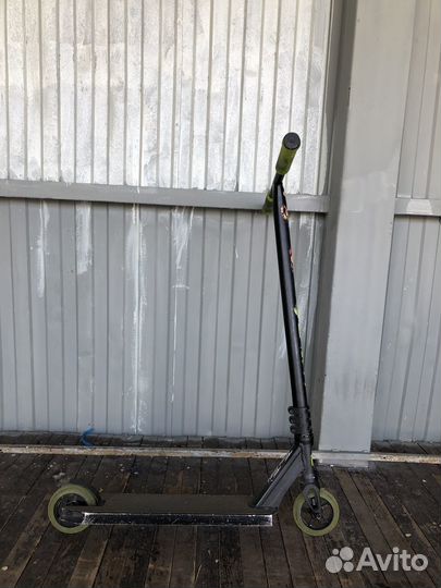 Трюковой самокат tech team scoot черно-зеленый