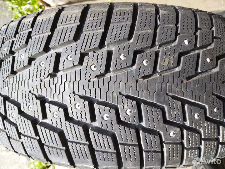 GT Radial Champiro IcePro 3 215/50 R17 95T