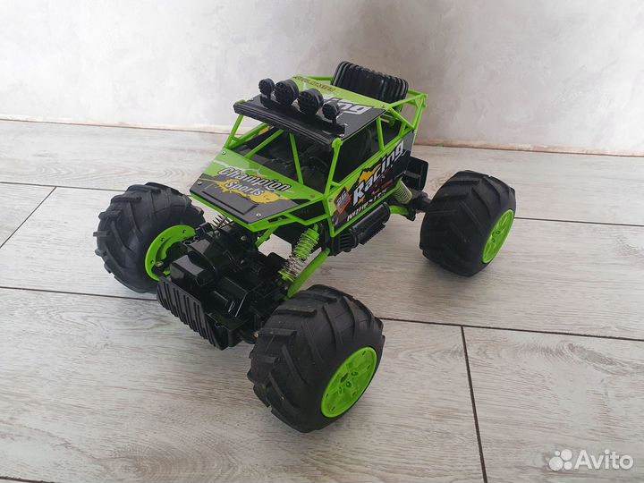 Радиоуправляемая машина краулер dexp Monster