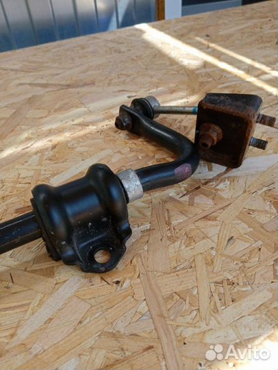 Стабилизатор задний в сборе задний Lexus Rx350 2GR