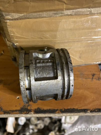 Поршень двухцилиндрового компрессора 3509160