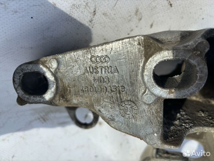 Кронштейн опоры двигателя Volkswagen Passat B5