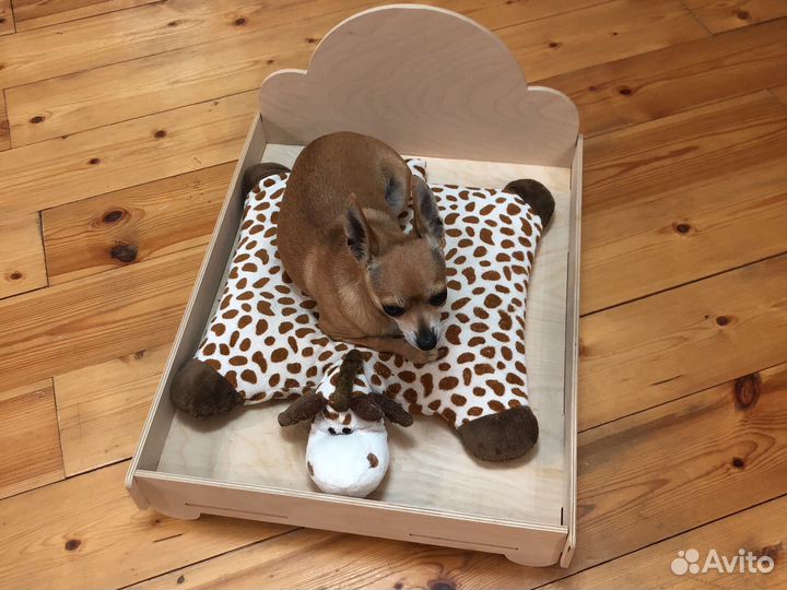 Кроватка для маленькой собачки