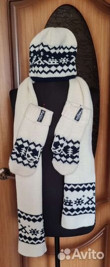 Комплект шапка, шарф и варежки