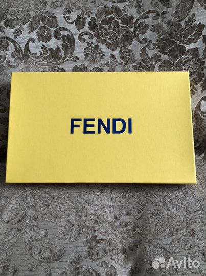 Шелковый платок fendi