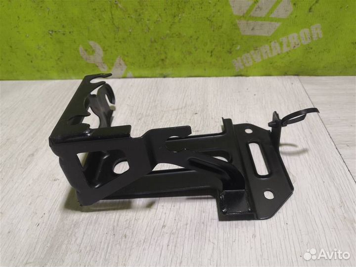 Кронштейн (сопут. товар) ваз веста 15-19