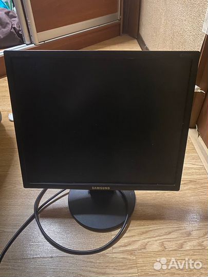 Монитор Samsung