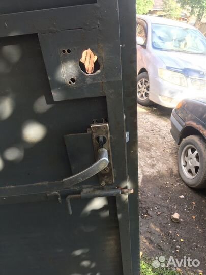 Дверь входная металлическая