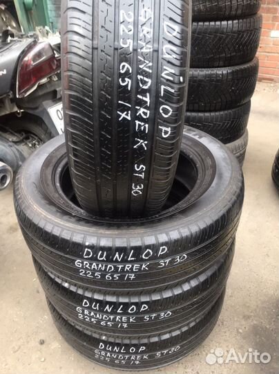 Dunlop Grandtrek ST30 225/65 R17 102H