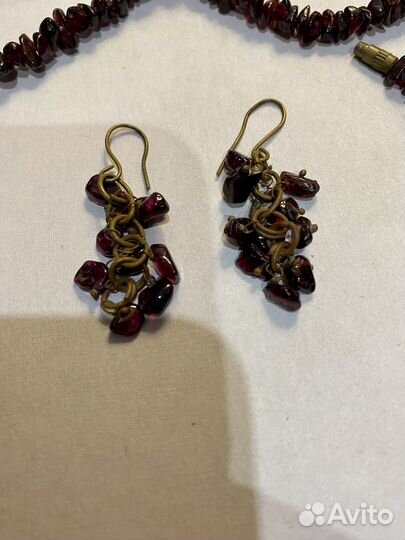 Гранатовые серьги и колье