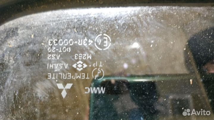 Стекло кузовное заднее левое Mitsubishi Pajero
