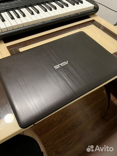 Ноутбук Asus VivoBook i3 6100U Nvidia MX110