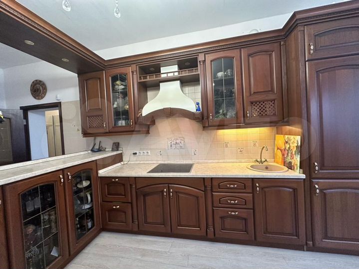 Дом 300 м² на участке 10 сот.