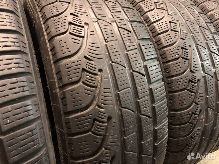 Pirelli Winter Sottozero 210 205/60 R16 92H