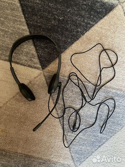 Наушники с гарнитурой