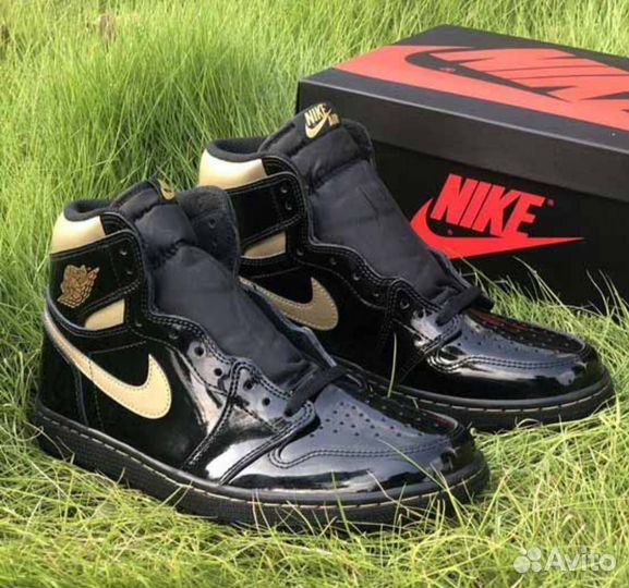 Кроссовки Nike Air Jordan 1 Retro High Black Gold