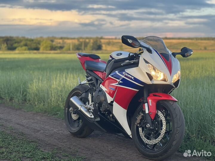 Honda CBR1000RR/RA