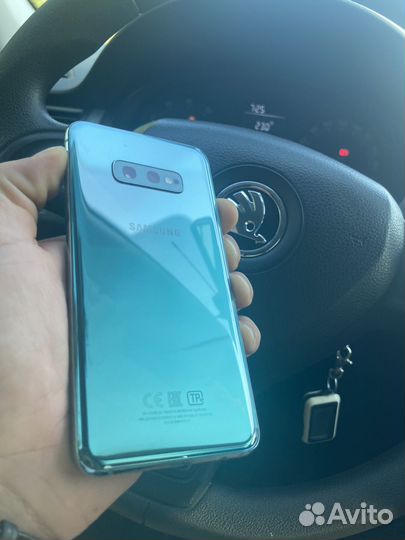 Телефон samsung galaxy s10e