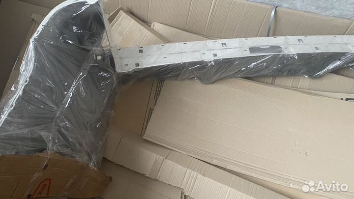 Задний бампер на toyota land cruiser 200